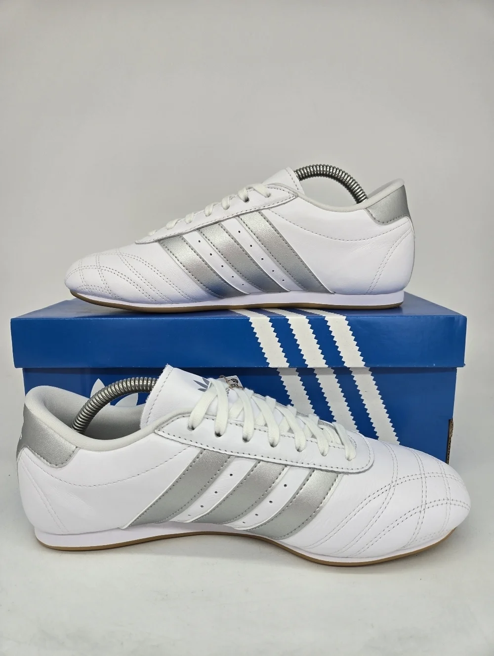 Adidas Women's Taekwondo JS1192 White Silver Metallic Gum Shoes Size 8.5 New